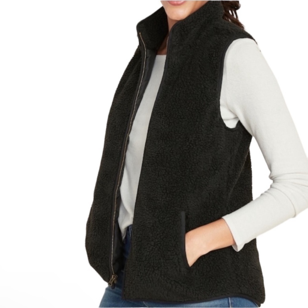 Old Navy Black Sherpa Vest Small